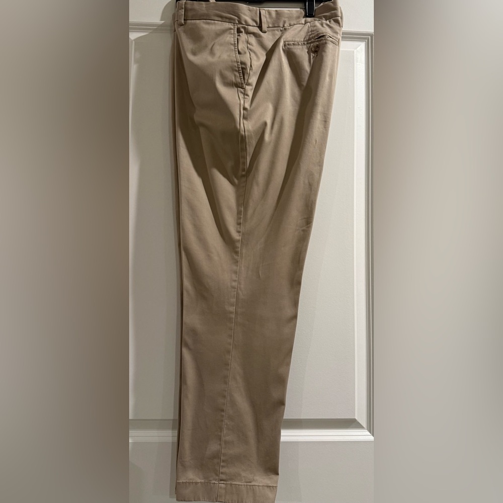 Vineyard Vines Men's Khaki Chinos